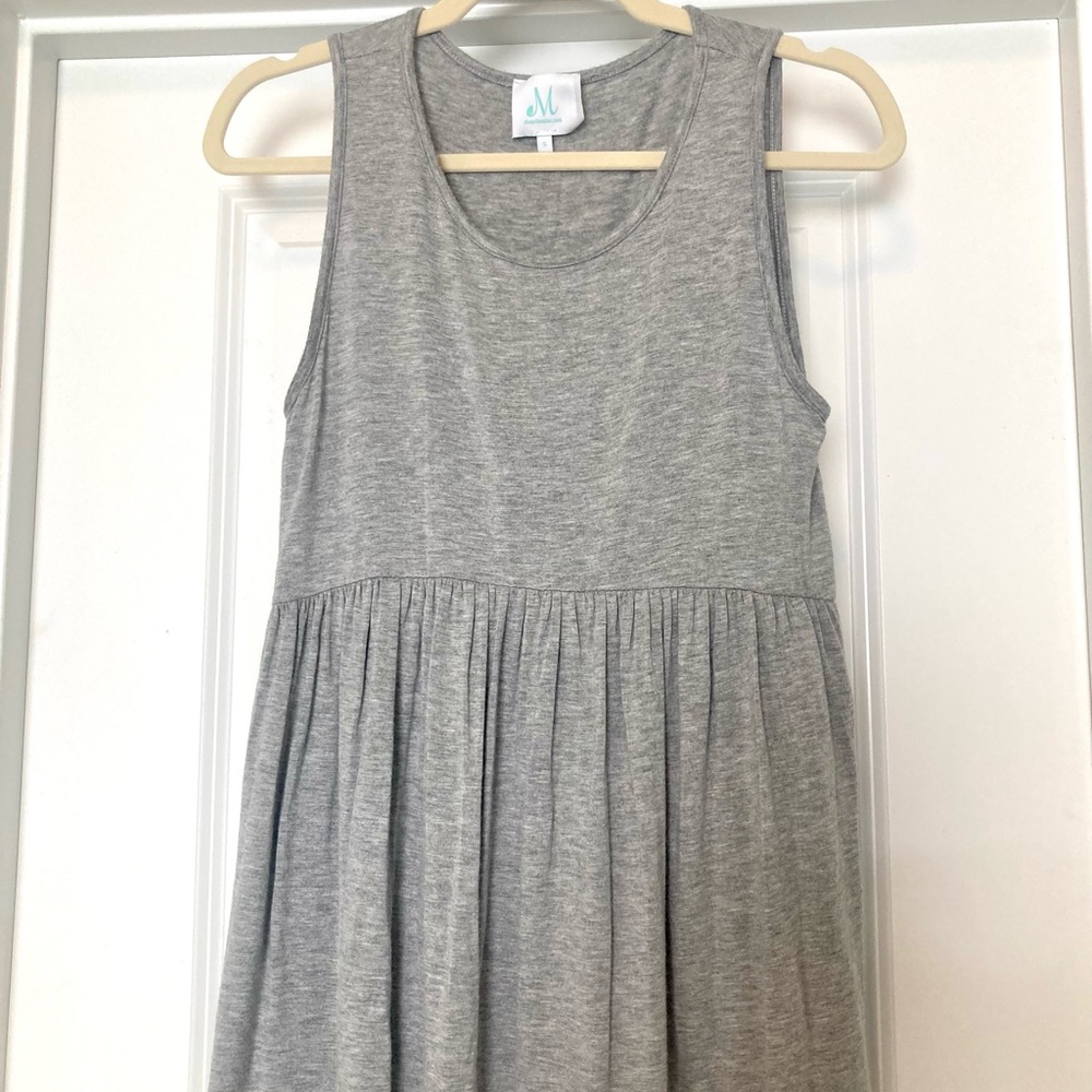 Gray Sleeveless Casual Top